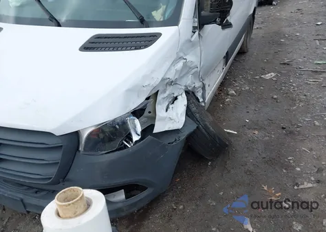 2020 Mercedes-Benz Sprinter 2500 Standard Roof V6 z USA, uszkodzony, nr VIN W1Y4EBHY4LT038984